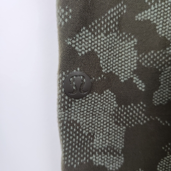 Lululemon Ready to Rulu Camo Joggers Size 4. - Picture 4 of 9